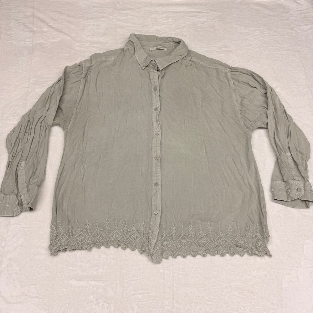 Solitaire‎ Top Women's 2X Grey Embroidered Button Up Quiet Luxury Boho